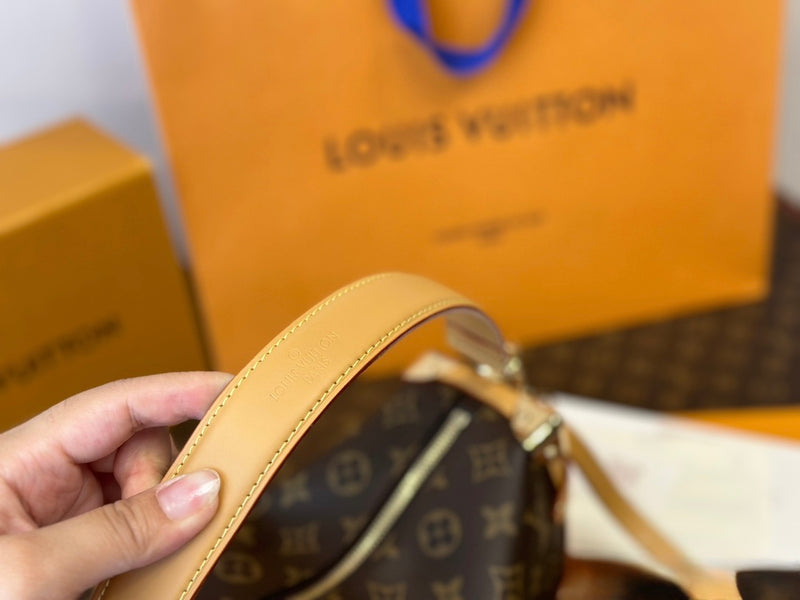 Louis Vuitton Petite Malle Souple