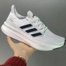 Tênis Adidas Ultraboost Light 24