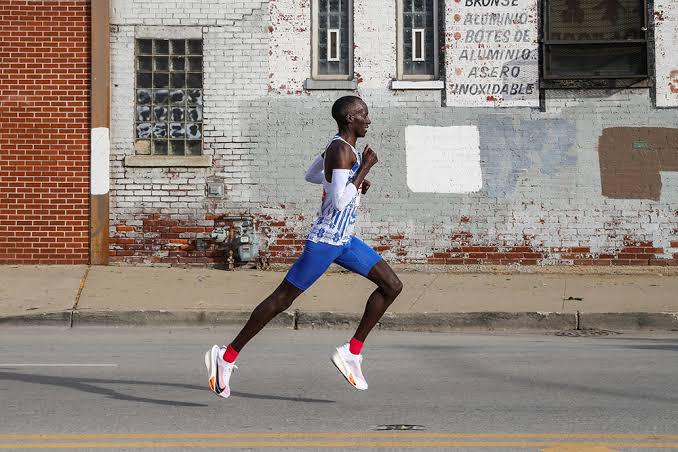 Kit Kelvin Kiptum (Nike Zoom X Alphafly Next + Regata)
